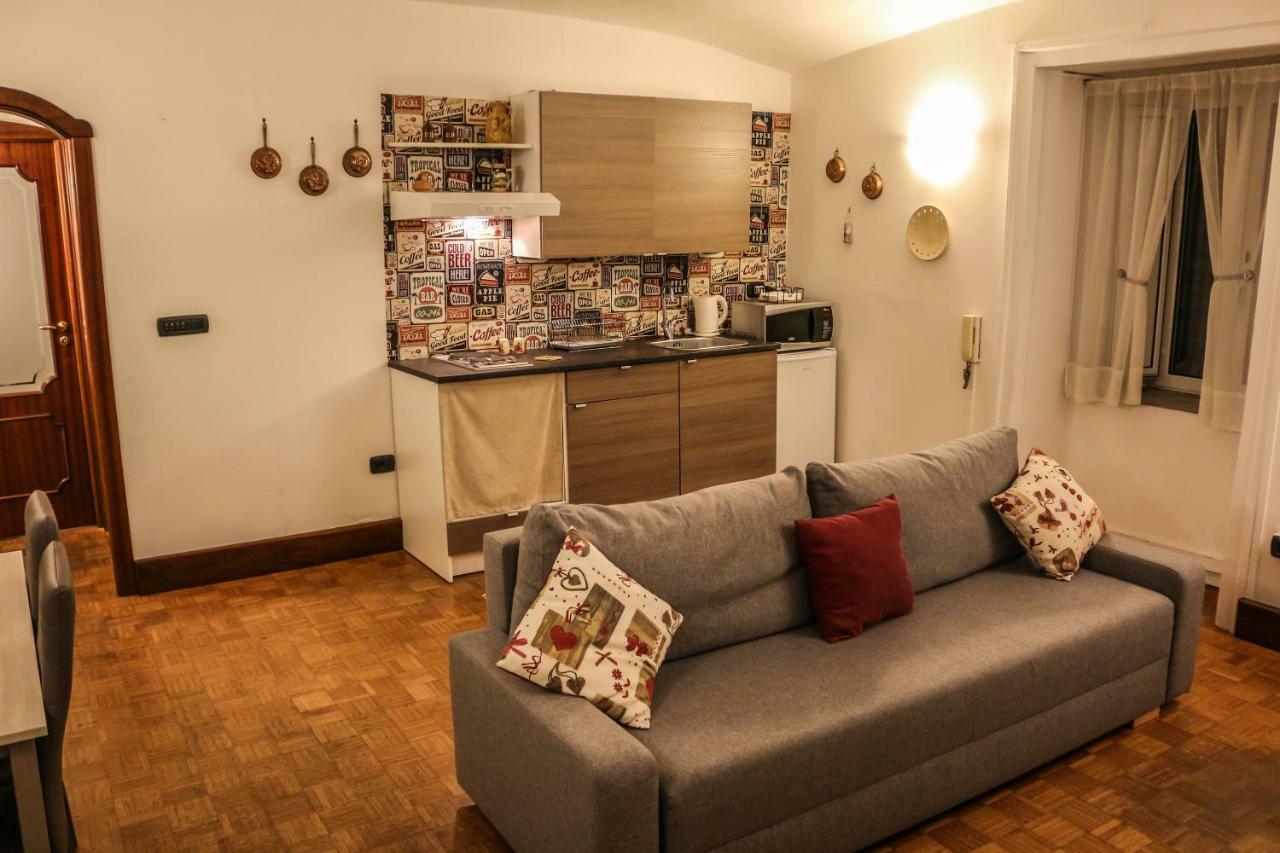 Small Suite Chiatamone Nápoles Exterior foto