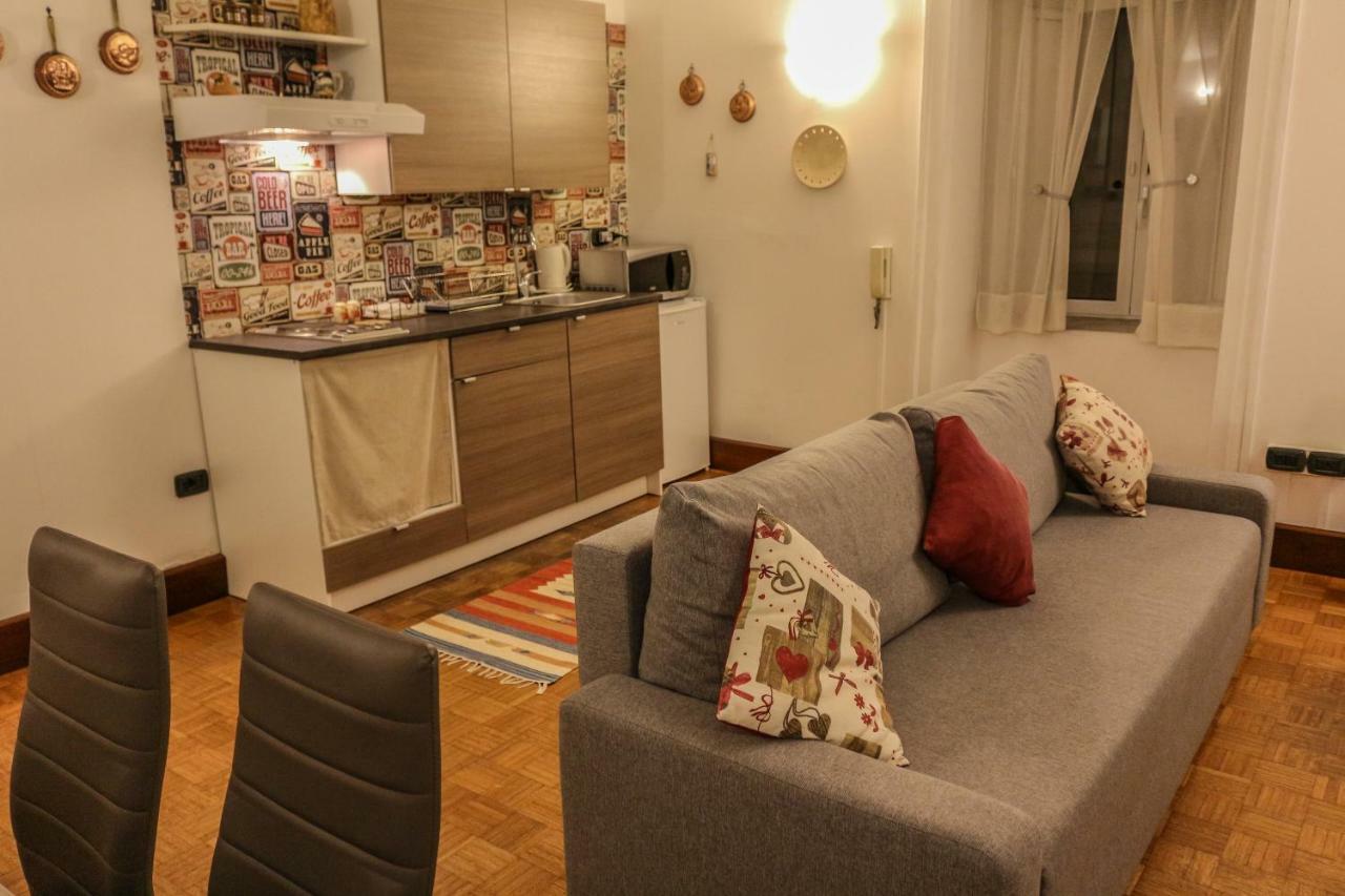 Small Suite Chiatamone Nápoles Exterior foto