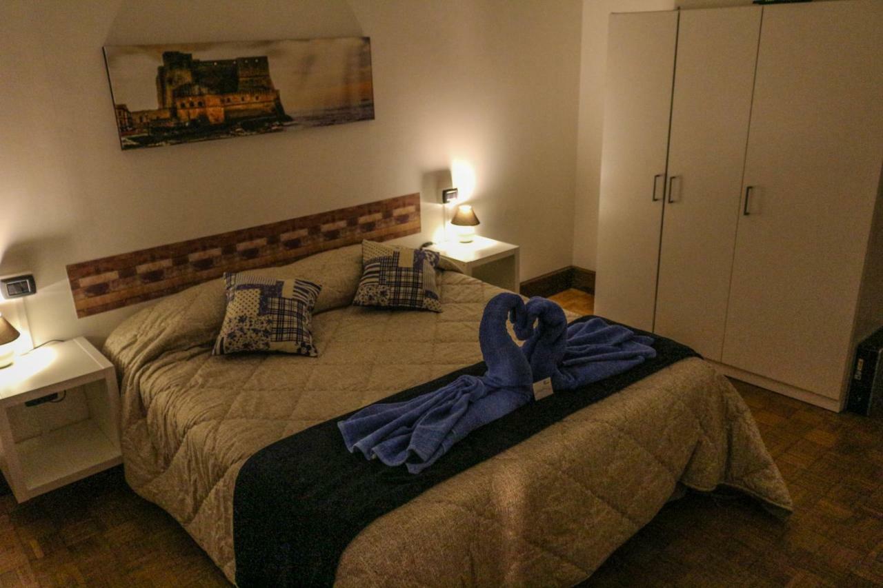 Small Suite Chiatamone Nápoles Exterior foto